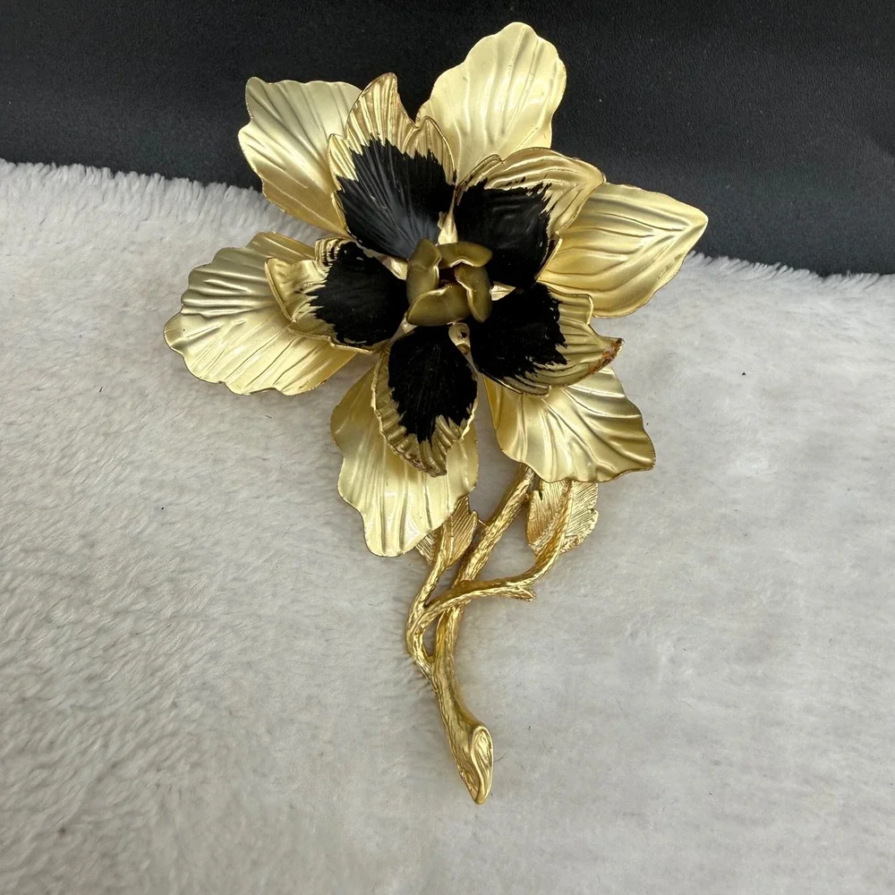 Vintage Hedy Flower Brooch Gold Black Enamel Textured Floral Pin READ